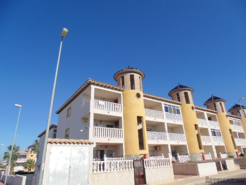 2 Bedrooms Apartment For Sale - 2
