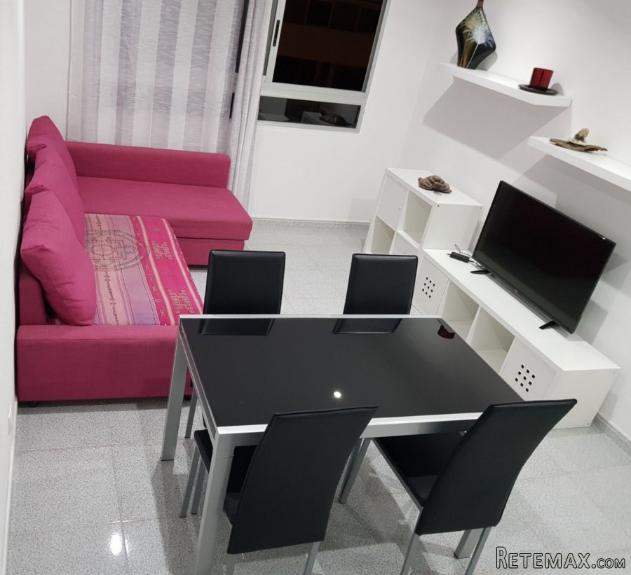 Apartamento en el centro de Medano. Consta de sala de.. - 2