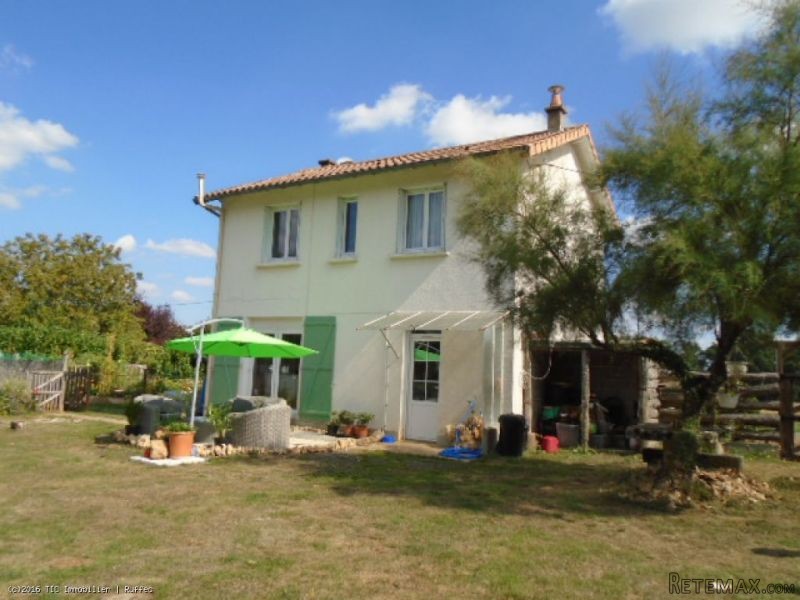 3 Bed Property With A Pool And..