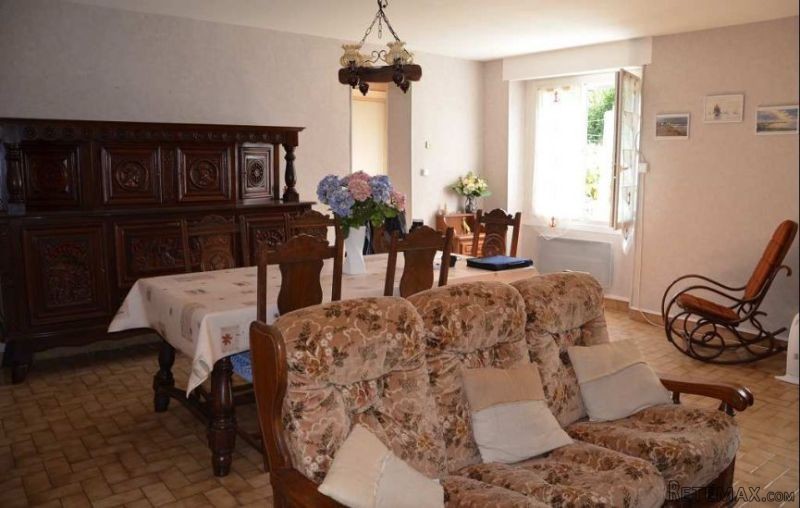 4 Bedroom House For Sale - 2