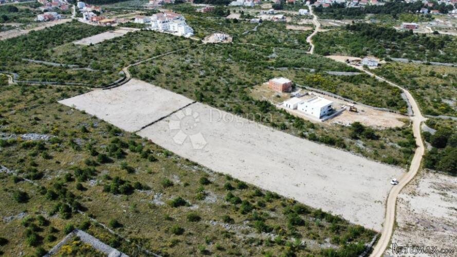 VODICE - Atraktivno građevinsko zemljište(potpuno uređeno) - 3