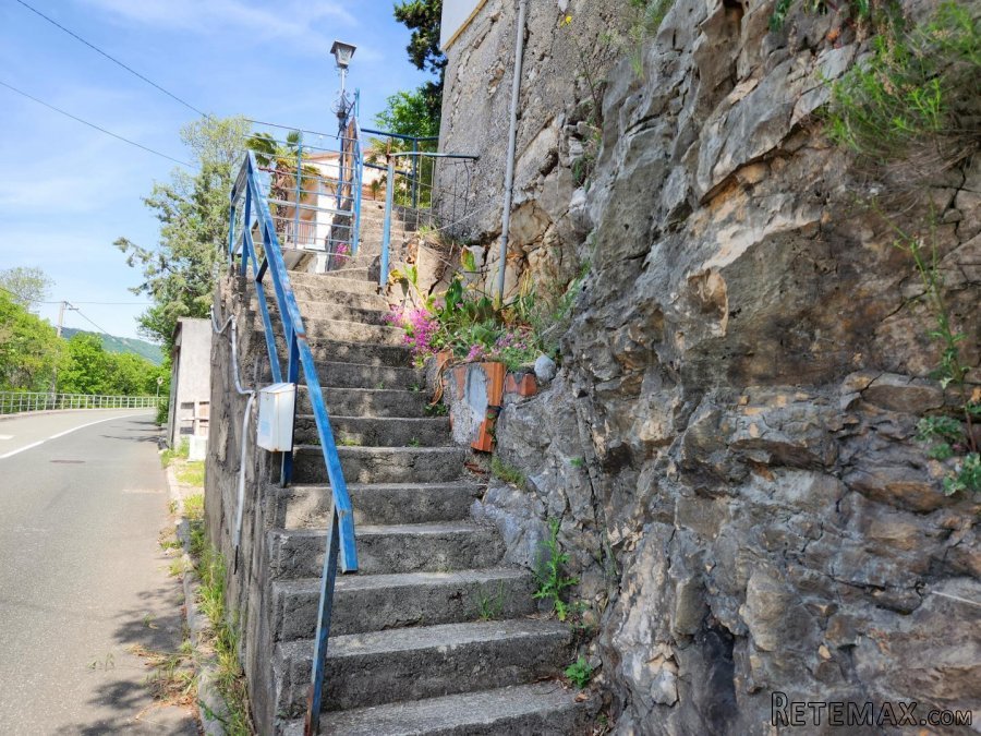 Rijeka, Orehovica - kuća sa 4 stambene jedinice uz adaptacij - 5