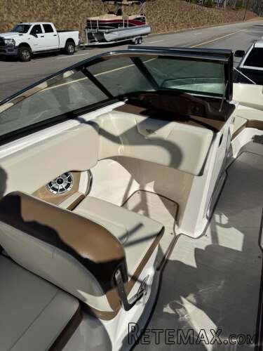 Chaparral Motorni Brod - 6