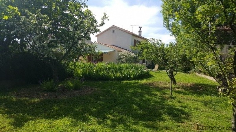 Pretty Traditional Villa With Garden..