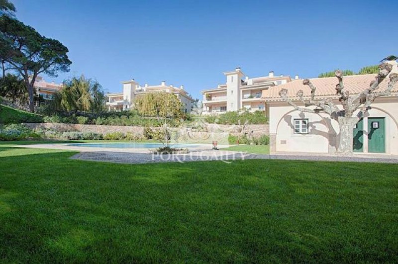 Luxury Apartment In Cascais