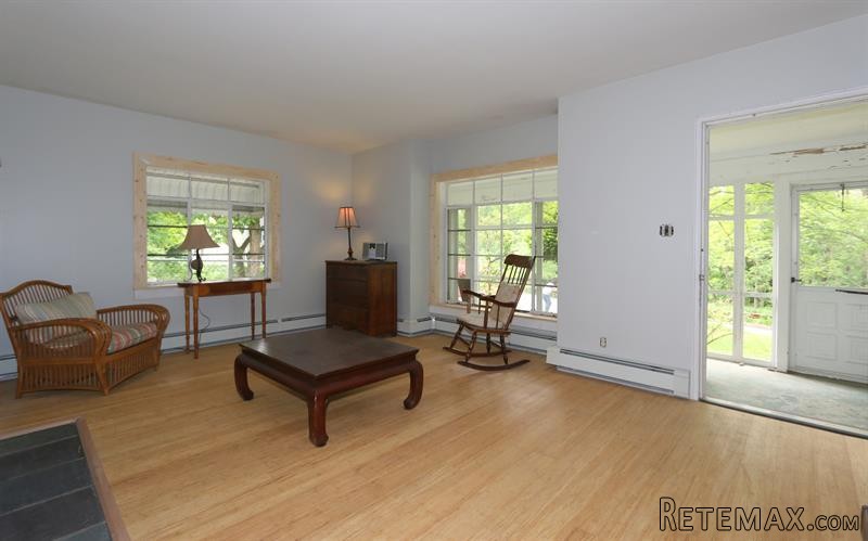 2 bedroom House For Sale: 4 Oak Street.. - 2