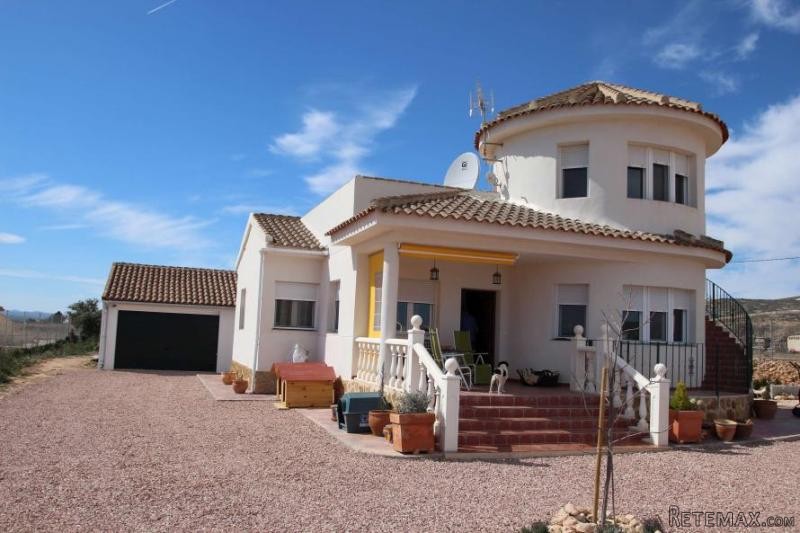3 bed villa with self contained..