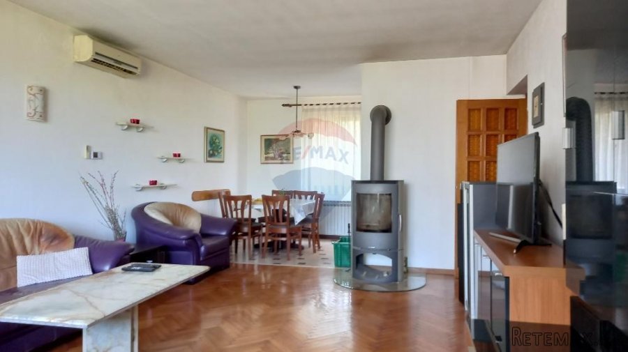 Istra, predgrađe Pule,Pješčana uvala, velika obiteljska kuća - 8