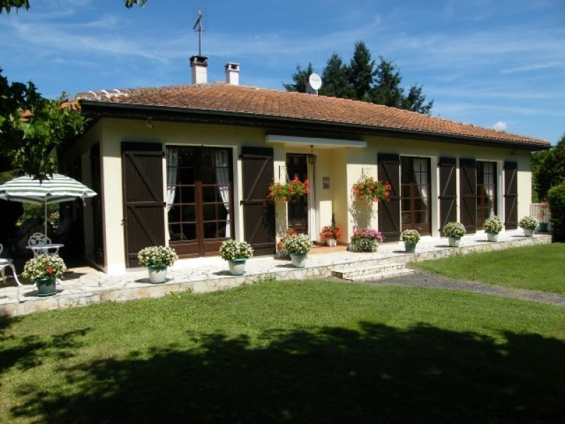 Three Bedroom House With Large Garden