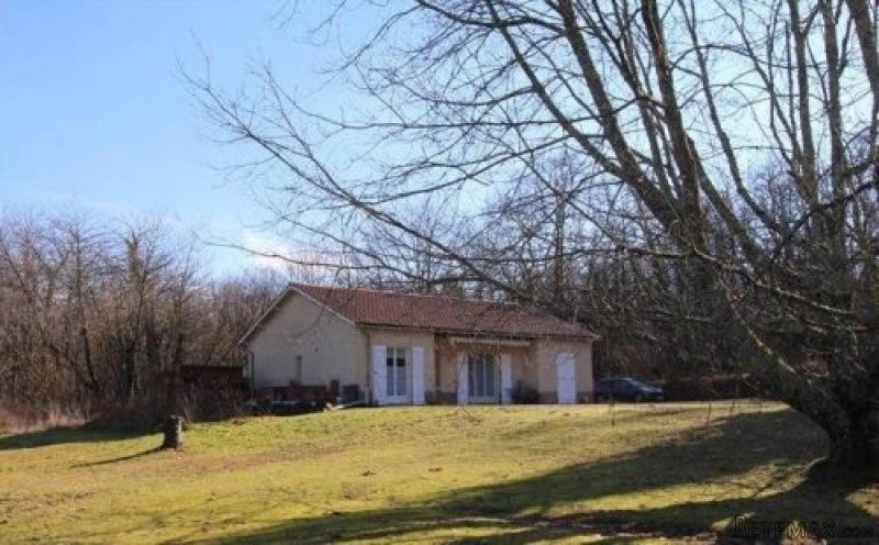 3 Bedroom Bungalow Set On 1 Acre Of..