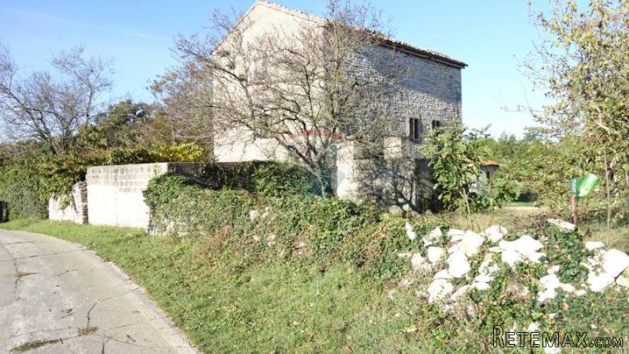 SVETVINČENAT, KAMENA SAMOSTOJEĆA KUĆA S LIJEPOM I VELIKOM...