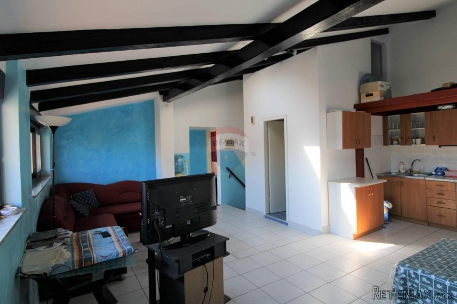 Rovinj,centar,sunčani stan,2 spavaće sobe+magazin - 4