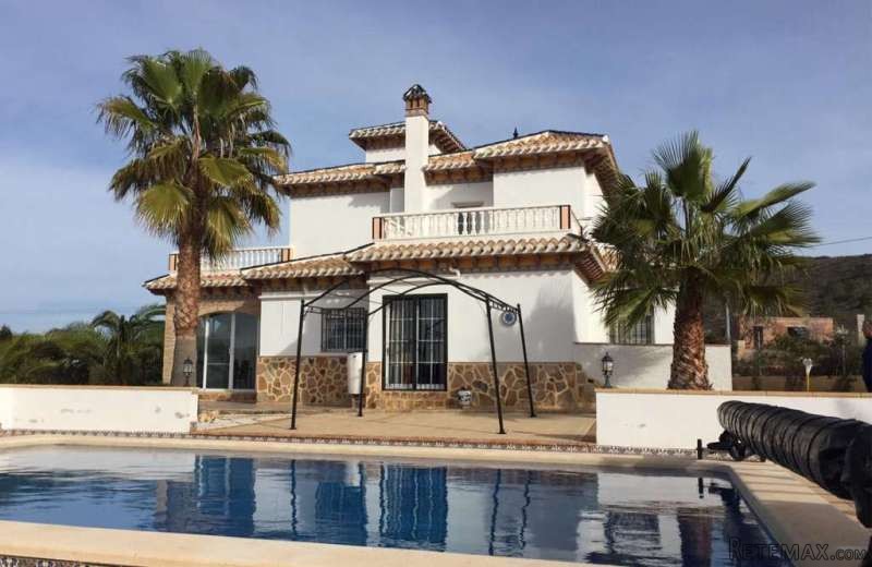 Stunning Detached Villa For Sale In..