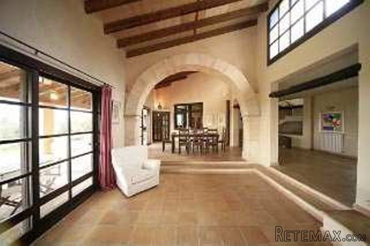 The elevated position of this enchanting country house.. - 4