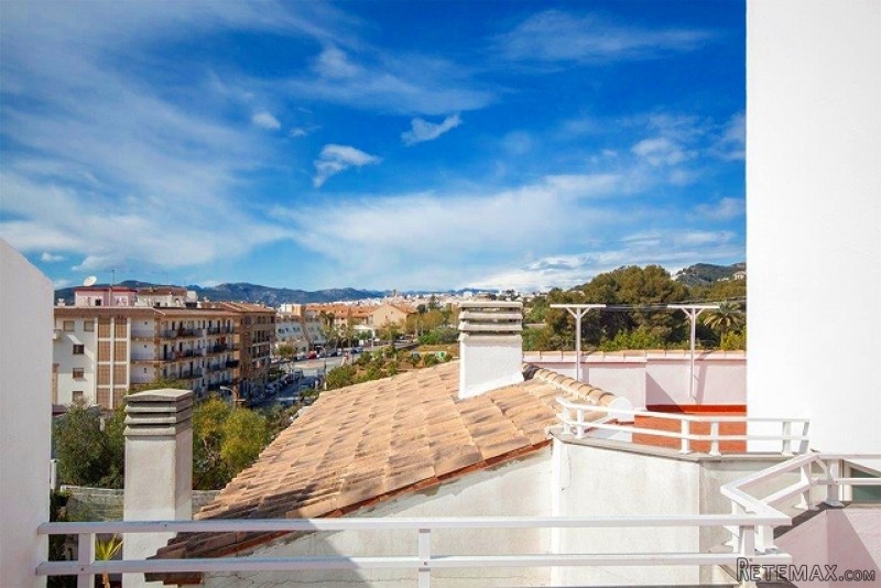 V1535 - Contemporary 3 Bedroom Duplex.. - 2