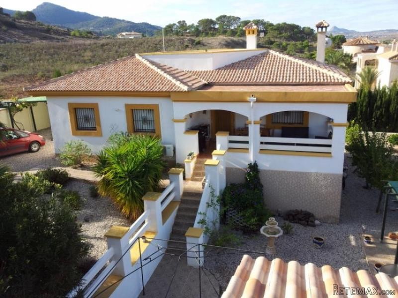 Villa with underbuild (Ref. PV13088)