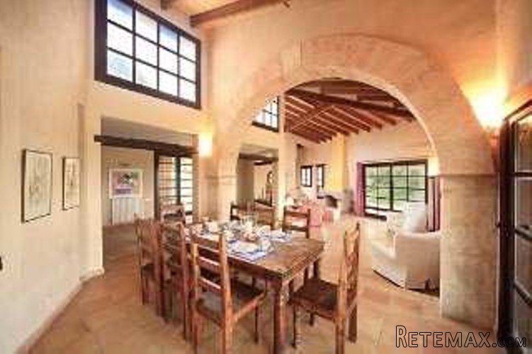 The elevated position of this enchanting country house.. - 5