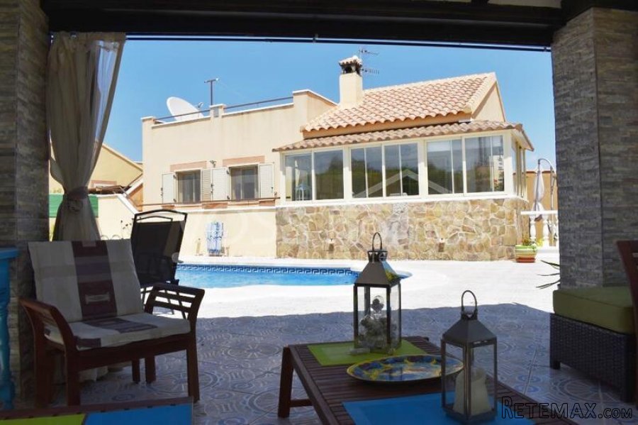 NEW & EXCLUSIVE TO VOSS HOMES - An immaculately maintained..