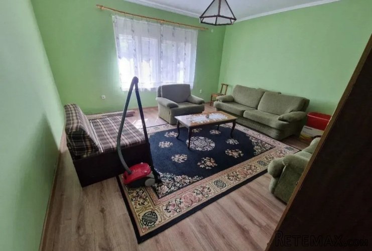 Na prodaju porodicna kuca u Srbobranu - 9
