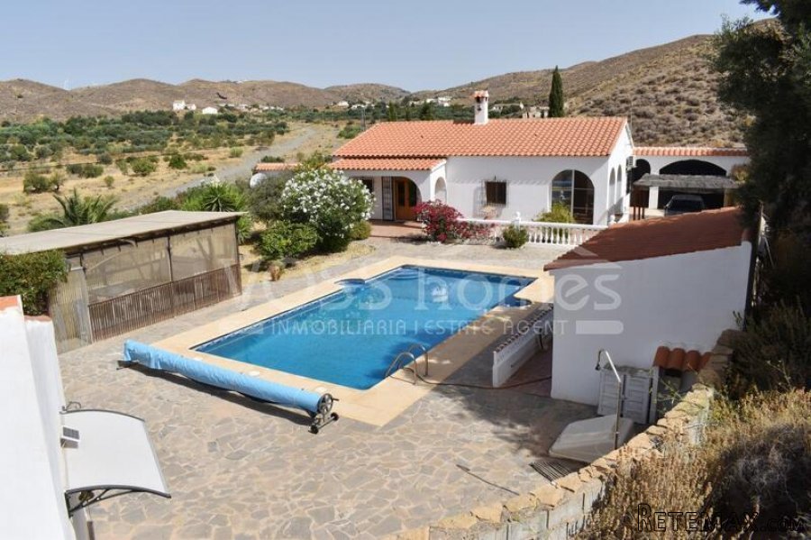 NEW TO VOSS HOMES - A very attractive country villa for..