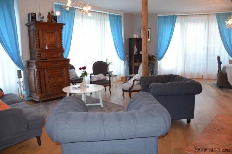 9 Bedroom House For Sale - 2