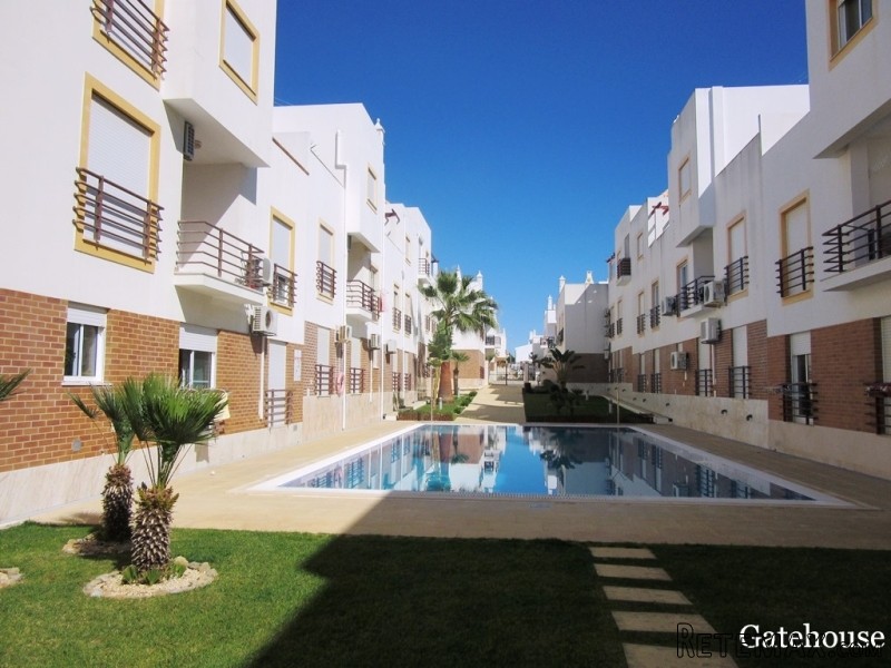 3 Beds Apartment Near The Beach For..