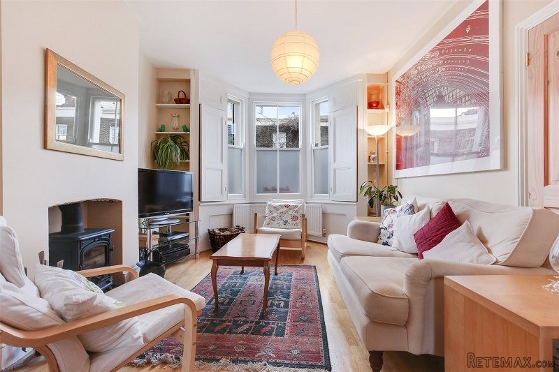 3 Bedroom House, Freehold - 2