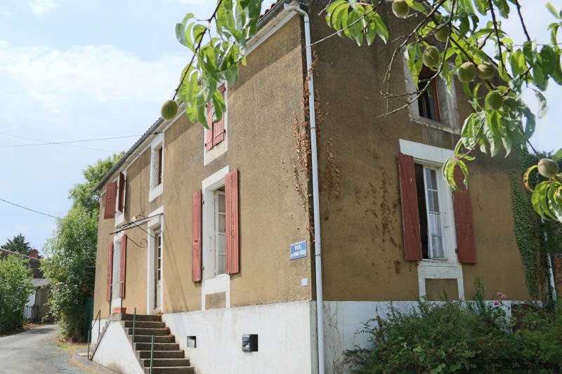 3 Bedroom Farm House For Sale - 2