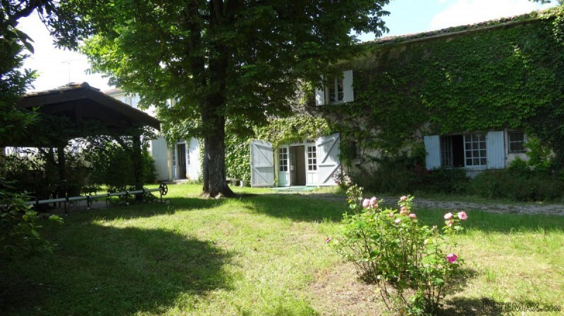 Stone House With Garden St Jean D Angely
