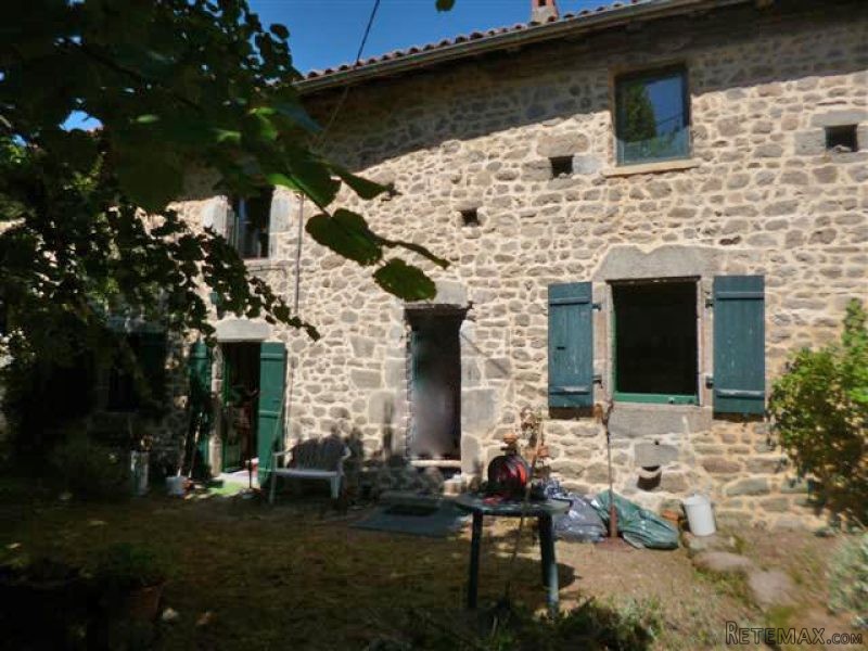 Cottage And Barn To Finish To Renovate..
