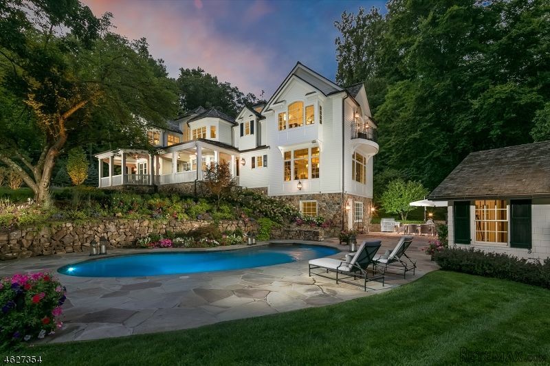 5 bedroom Detached House For Sale: 240.. - 2