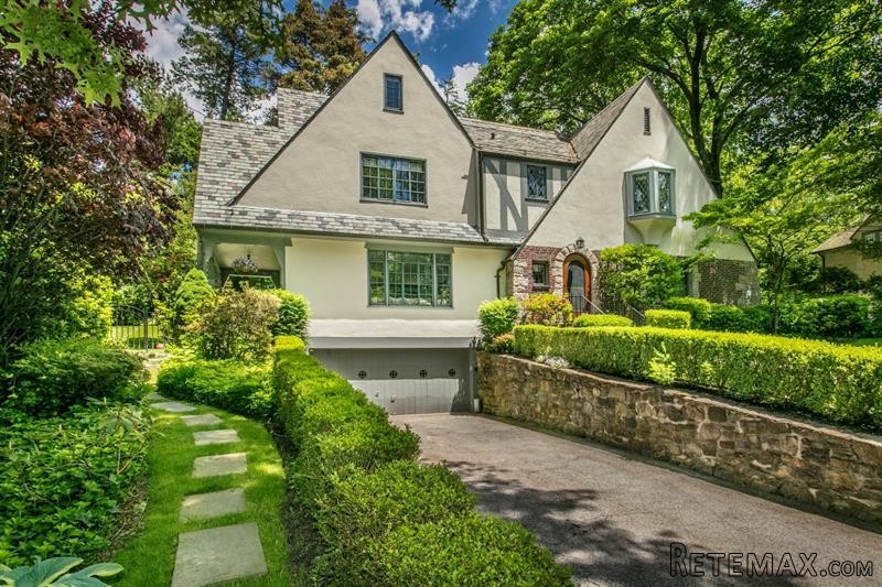 6 bedroom House For Sale: 61 Drake Road..