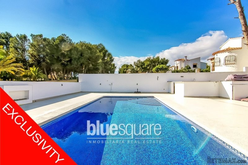 EXCLUSIVE. Exceptional 7 Bedroom 6..