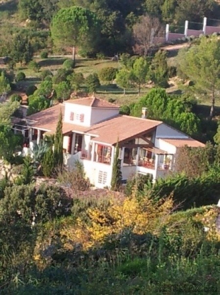 Beautiful Villa With 200 M2 Of Living..
