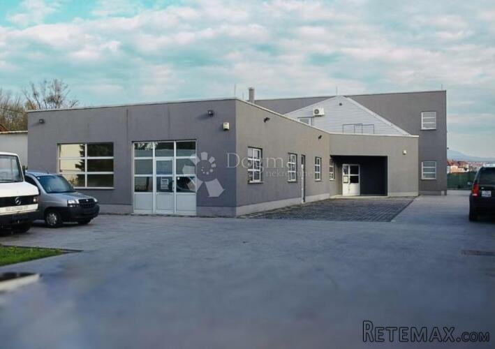 Ekskluzivna poslovna zgrada s 1390 m² okućnice. Naša preporu - 2