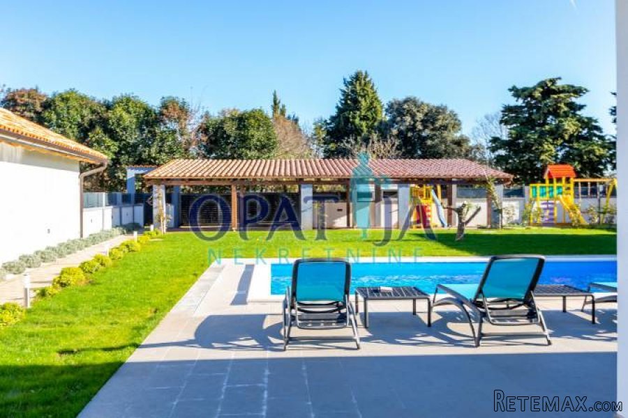 Okolica Pule - samostojeća villa katnica za odmor s bazenom - 2
