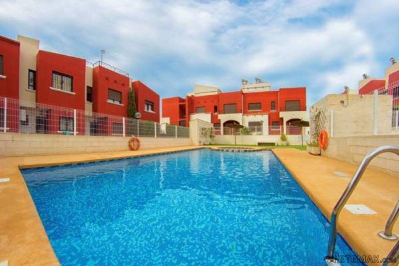 2 Bedroom 2 Bathroom Townhouse In..