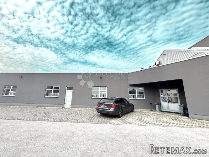 Ekskluzivna poslovna zgrada s 1390 m² okućnice. Naša preporu - 3