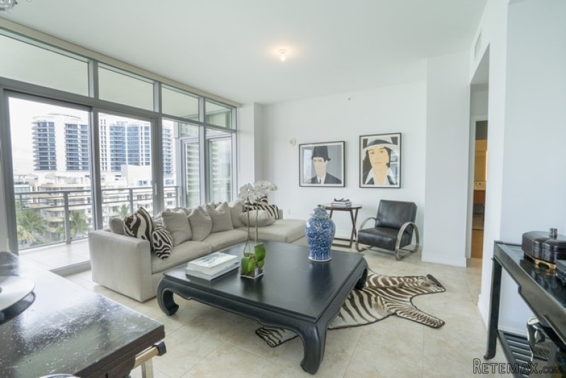 3 bedroom Flat For Sale: 6101 AQUA AV #.. - 2