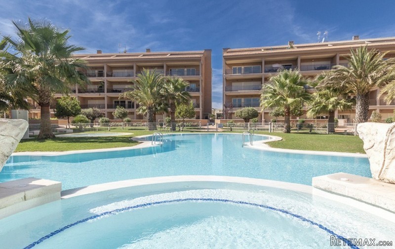Luxurious penthouse with views to the..