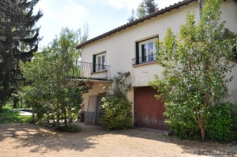 Very Attractive Villa With 160 M2 Of.. - 2