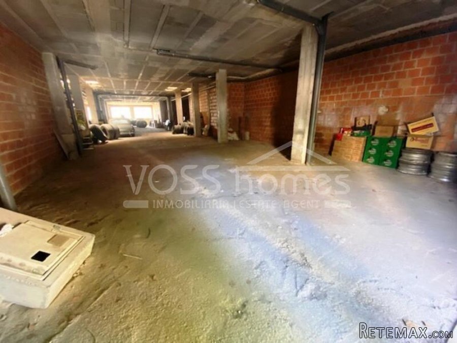 Comercial unit in the thriving town of Huercal-Overa for..