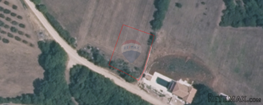 Istra, Kanfanar - 815 m2, zemljište s garađevinskom dozvolom - 2