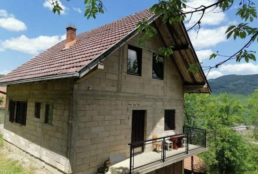Povoljno prodajem kucu-Perucac - 2
