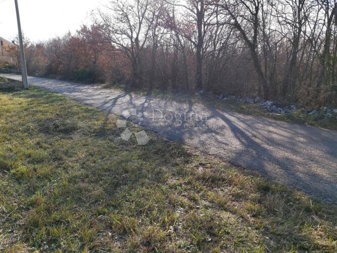 Građevinsko zemljište na mirnoj lokaciji - 3