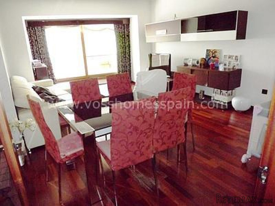 Modern, perfect condition, first floor with lift, town..