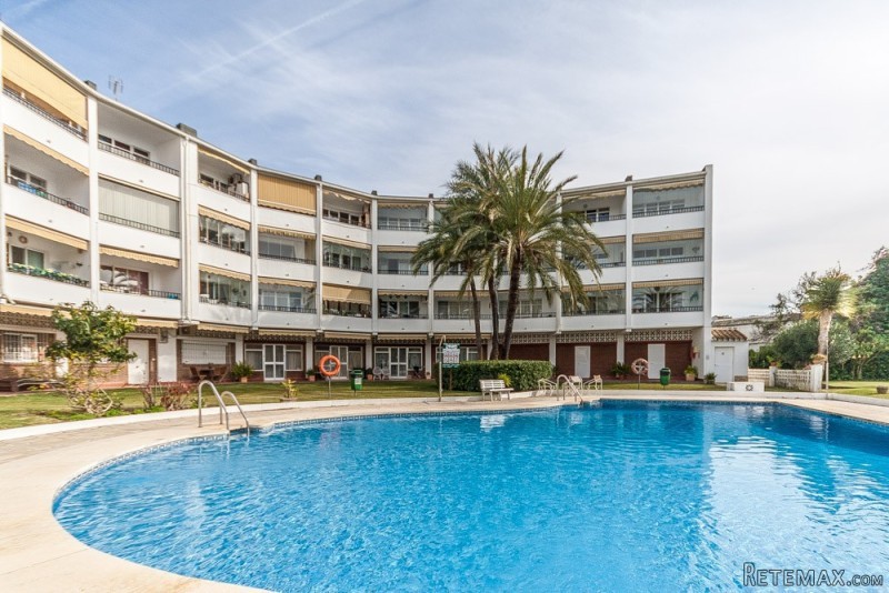 1 Bedroom Middle Floor Apartment