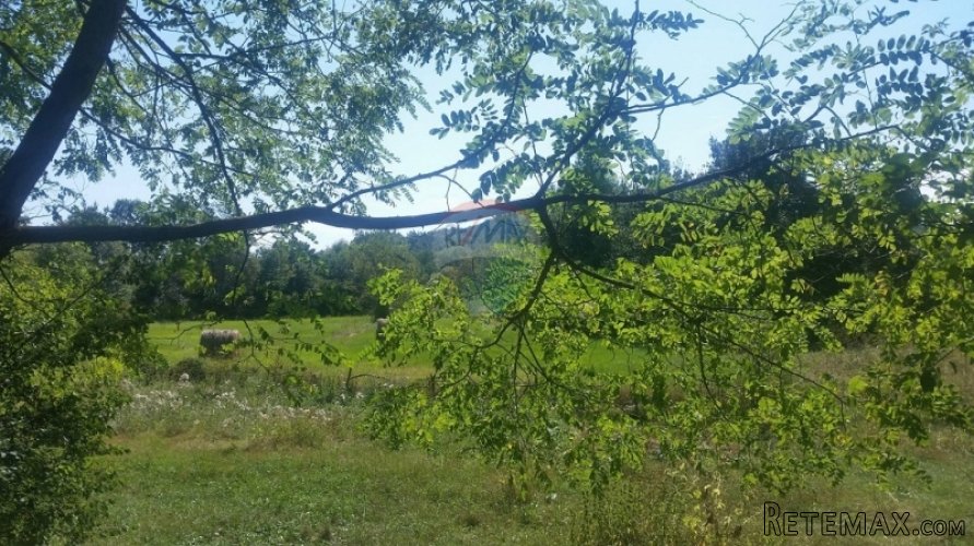 GRAĐEVINSKO ZEMLJIŠTE S RAZNIM MOGUČNOSTIMA GRADNJE! - 2