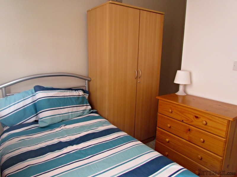 Single with single bed near Ealing..