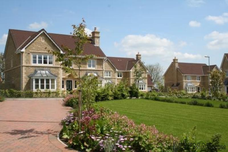 5 Bedroom For Sale - 2